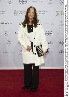 Natalia Woerner - Ankunft zur Laurèl Fashion-Show im Rahmen der Mercedes-Benz Fashion Week Berlin Autumn Winter 2016 am Brandenburger Tor in Berlin am 19.01.2016. Mercedes-Benz Fashion Week Berlin Autumn Winter 2016
