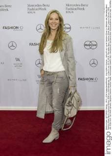 Ann-Kathrin Kramer - Ankunft zur Laurèl Fashion-Show im Rahmen der Mercedes-Benz Fashion Week Berlin Autumn Winter 2016 am Brandenburger Tor in Berlin am 19.01.2016. Mercedes-Benz Fashion Week Berlin Autumn Winter 2016