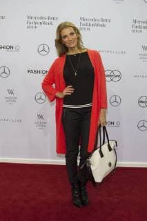 Kerstin Linnartz - Ankunft zur Laurèl Fashion-Show im Rahmen der Mercedes-Benz Fashion Week Berlin Autumn Winter 2016 am Brandenburger Tor in Berlin am 19.01.2016. Mercedes-Benz Fashion Week Berlin Autumn Winter 2016