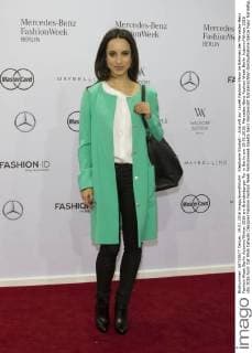 Stephanie Stumph - Ankunft zur Laurèl Fashion-Show im Rahmen der Mercedes-Benz Fashion Week Berlin Autumn Winter 2016 am Brandenburger Tor in Berlin am 19.01.2016. Mercedes-Benz Fashion Week Berlin Autumn Winter 2016