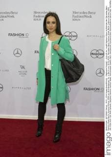 Stephanie Stumph - Ankunft zur Laurèl Fashion-Show im Rahmen der Mercedes-Benz Fashion Week Berlin Autumn Winter 2016 am Brandenburger Tor in Berlin am 19.01.2016. Mercedes-Benz Fashion Week Berlin Autumn Winter 2016