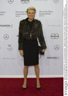 Stephanie Graefin von Bruges von Pfuel - Ankunft zur Laurèl Fashion-Show im Rahmen der Mercedes-Benz Fashion Week Berlin Autumn Winter 2016 am Brandenburger Tor in Berlin am 19.01.2016. Mercedes-Benz Fashion Week Berlin Autumn Winter 2016