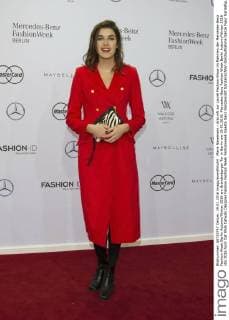 Marie Nasemann - Ankunft zur Laurèl Fashion-Show im Rahmen der Mercedes-Benz Fashion Week Berlin Autumn Winter 2016 am Brandenburger Tor in Berlin am 19.01.2016. Mercedes-Benz Fashion Week Berlin Autumn Winter 2016