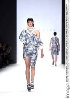 Model bei der Xavi Reyes presented by Mercedes-Benz & Elle Fashion Show auf der Mercedes-Benz Fashion Week Berlin Autumn Winter 2016. Berlin, 21.01.2016 Foto:xS.xGabschx xFuturexImage