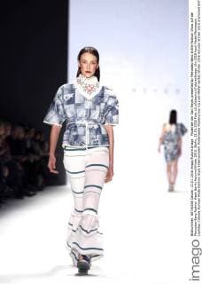 Model bei der Xavi Reyes presented by Mercedes-Benz & Elle Fashion Show auf der Mercedes-Benz Fashion Week Berlin Autumn Winter 2016. Berlin, 21.01.2016 Foto:xS.xGabschx xFuturexImage