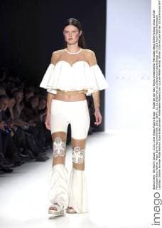 Model bei der Xavi Reyes presented by Mercedes-Benz & Elle Fashion Show auf der Mercedes-Benz Fashion Week Berlin Autumn Winter 2016. Berlin, 21.01.2016 Foto:xS.xGabschx xFuturexImage