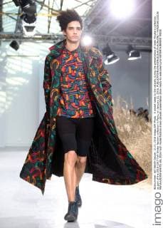 A model takes to the catwalk during the presentation of Issey Miyake s collection as part of the 2016-1017 Fall-Winter fashion collection in Paris, on January 21, 2016.  PAR20160121106 MAYAxVIDON-WHITE