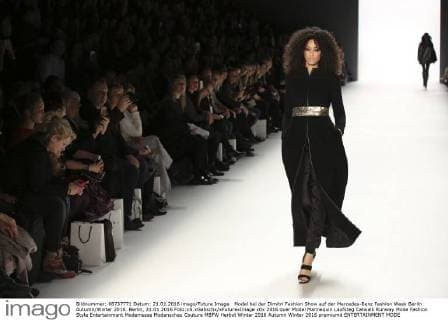 Model bei der Dimitri Fashion Show auf der Mercedes-Benz Fashion Week Berlin Autumn Winter 2016. Berlin, 21.01.2016 Foto:xS.xGabschx xFuturexImage