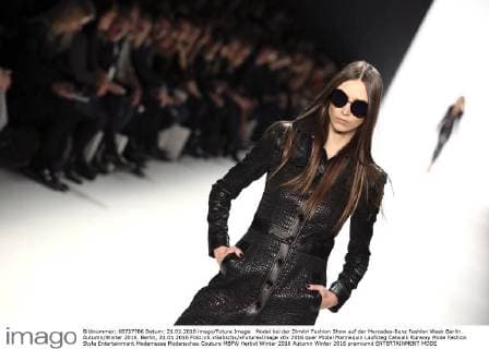 Model bei der Dimitri Fashion Show auf der Mercedes-Benz Fashion Week Berlin Autumn Winter 2016. Berlin, 21.01.2016 Foto:xS.xGabschx xFuturexImage