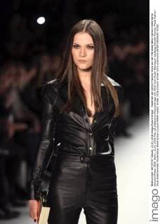 Model bei der Dimitri Fashion Show auf der Mercedes-Benz Fashion Week Berlin Autumn Winter 2016. Berlin, 21.01.2016 Foto:xS.xGabschx xFuturexImage