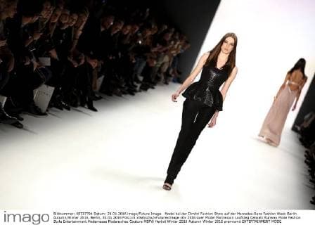 Model bei der Dimitri Fashion Show auf der Mercedes-Benz Fashion Week Berlin Autumn Winter 2016. Berlin, 21.01.2016 Foto:xS.xGabschx xFuturexImage