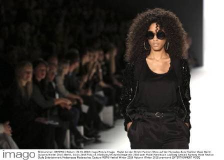 Model bei der Dimitri Fashion Show auf der Mercedes-Benz Fashion Week Berlin Autumn Winter 2016. Berlin, 21.01.2016 Foto:xS.xGabschx xFuturexImage