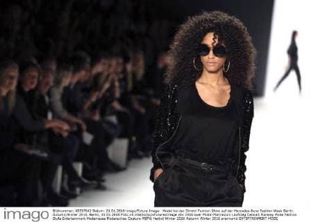 Model bei der Dimitri Fashion Show auf der Mercedes-Benz Fashion Week Berlin Autumn Winter 2016. Berlin, 21.01.2016 Foto:xS.xGabschx xFuturexImage