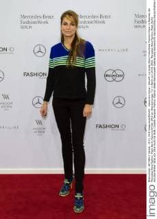 Alexandra Kamp - Ankunft zur Guido Maria Kretschmer Fashion-Show im Rahmen der Mercedes-Benz Fashion Week Berlin Autumn Winter 2016 am Brandenburger Tor in Berlin am 19.01.2016. Mercedes-Benz Fashion Week Berlin Autumn Winter 2016