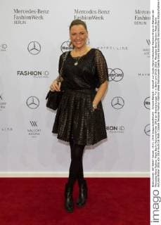 Simone Ballack - Ankunft zur Guido Maria Kretschmer Fashion-Show im Rahmen der Mercedes-Benz Fashion Week Berlin Autumn Winter 2016 am Brandenburger Tor in Berlin am 19.01.2016. Mercedes-Benz Fashion Week Berlin Autumn Winter 2016