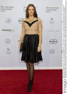 Katrin Wrobel - Ankunft zur Guido Maria Kretschmer Fashion-Show im Rahmen der Mercedes-Benz Fashion Week Berlin Autumn Winter 2016 am Brandenburger Tor in Berlin am 19.01.2016. Mercedes-Benz Fashion Week Berlin Autumn Winter 2016