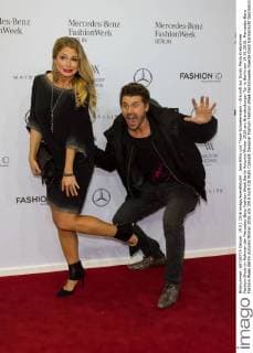 Jana Kilka und Thore Schoelermann - Ankunft zur Guido Maria Kretschmer Fashion-Show im Rahmen der Mercedes-Benz Fashion Week Berlin Autumn Winter 2016 am Brandenburger Tor in Berlin am 19.01.2016. Mercedes-Benz Fashion Week Berlin Autumn Winter 2016