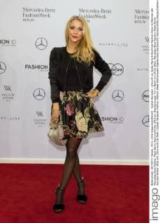 Sophie Hermann - Ankunft zur Guido Maria Kretschmer Fashion-Show im Rahmen der Mercedes-Benz Fashion Week Berlin Autumn Winter 2016 am Brandenburger Tor in Berlin am 19.01.2016. Mercedes-Benz Fashion Week Berlin Autumn Winter 2016