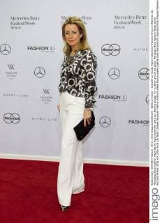 Bettina Cramer - Ankunft zur Guido Maria Kretschmer Fashion-Show im Rahmen der Mercedes-Benz Fashion Week Berlin Autumn Winter 2016 am Brandenburger Tor in Berlin am 19.01.2016. Mercedes-Benz Fashion Week Berlin Autumn Winter 2016