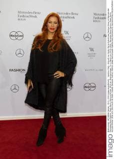 Yasmina Filali - Ankunft zur Guido Maria Kretschmer Fashion-Show im Rahmen der Mercedes-Benz Fashion Week Berlin Autumn Winter 2016 am Brandenburger Tor in Berlin am 19.01.2016. Mercedes-Benz Fashion Week Berlin Autumn Winter 2016