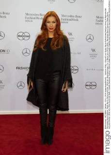 Yasmina Filali - Ankunft zur Guido Maria Kretschmer Fashion-Show im Rahmen der Mercedes-Benz Fashion Week Berlin Autumn Winter 2016 am Brandenburger Tor in Berlin am 19.01.2016. Mercedes-Benz Fashion Week Berlin Autumn Winter 2016