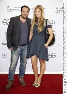 Verena Wriedt mit Ehemann Thomas Schubert bei der Ewa Herzog Fashion Show auf der Mercedes-Benz Fashion Week Berlin Autumn Winter 2016. Berlin, 21.01.2016 Foto:xS.xGabschx xFuturexImage