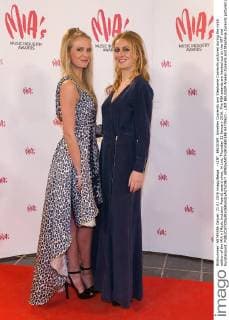 - LINT, BELGIUM: Annelien Coorevits and Stephanie Coorevits pictured during the ninth edition of the MIA s (Music Industry Award) award show, in Lint, Thursday 21 January 2016. The MIA awards are handed out by the VRT and Kunstenpunt.  JAMESxARTHURxGEKIERE 04778621
