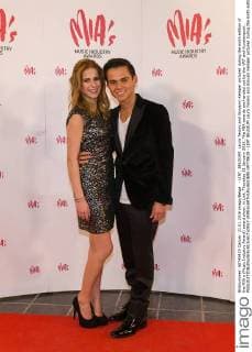 - LINT, BELGIUM: Laura Tesoro and Giovanni Kemper pictured during the ninth edition of the MIA s (Music Industry Award) award show, in Lint, Thursday 21 January 2016. The MIA awards are handed out by the VRT and Kunstenpunt.  JAMESxARTHURxGEKIERE 04778619