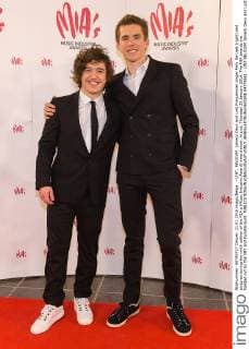 - LINT, BELGIUM: Janieck Devy and Lost Frequencies singer Felix De Laet (right) and pictured during the ninth edition of the MIA s (Music Industry Award) award show, in Lint, Thursday 21 January 2016. The MIA awards are handed out by the VRT and Kunstenpunt.  JAMESxARTHURxGEKIERE 04778661