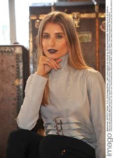 Cathy Hummels bei der Ankunft zur Marina Hoermanseder Modenschau am 21.01.2016 im Rahmen der Mercedes-Benz Fashion Week Herbst Winter 2016 in Berlin MBFW Fashionweek 2016 in Berlin- Marina Hoermanseder Fashionshow 