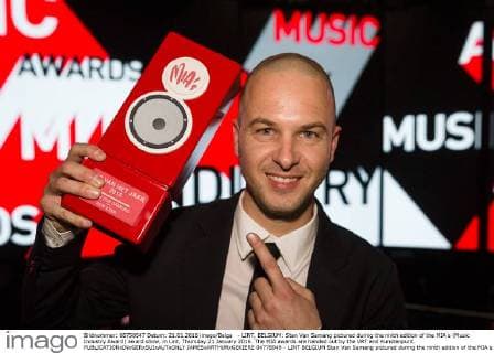 - LINT, BELGIUM: Stan Van Samang pictured during the ninth edition of the MIA s (Music Industry Award) award show, in Lint, Thursday 21 January 2016. The MIA awards are handed out by the VRT and Kunstenpunt.  JAMESxARTHURxGEKIERE 04778949