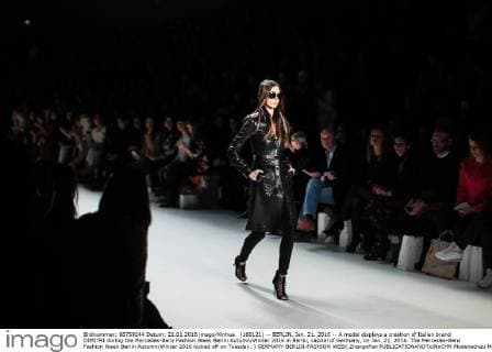 (160121) -- BERLIN, Jan. 21, 2016 -- A model displays a creation of Italian brand DIMITRI during the Mercedes-Benz Fashion Week Berlin Autumn Winter 2016 in Berlin, capital of Germany, on Jan. 21, 2016. The Mercedes-Benz Fashion Week Berlin Autumn Winter 2016 kicked off on Tuesday. ) GERMANY-BERLIN-FASHION WEEK ZhangxFan 