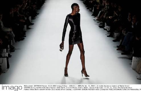 (160121) -- BERLIN, Jan. 21, 2016 -- A model displays a creation of Italian brand DIMITRI during the Mercedes-Benz Fashion Week Berlin Autumn Winter 2016 in Berlin, capital of Germany, on Jan. 21, 2016. The Mercedes-Benz Fashion Week Berlin Autumn Winter 2016 kicked off on Tuesday. ) GERMANY-BERLIN-FASHION WEEK ZhangxFan 
