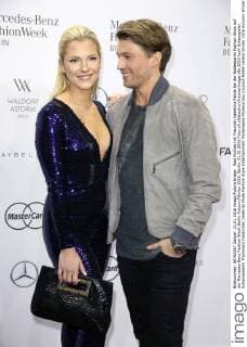 Raul Richter mit Freundin Valentina Pahde bei der Baldessarini Fashion Show auf der Mercedes-Benz Fashion Week Berlin Autumn Winter 2016. Berlin, 21.01.2016 Foto:xS.xGabschx xFuturexImage