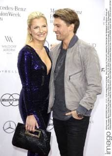 Raul Richter mit Freundin Valentina Pahde bei der Baldessarini Fashion Show auf der Mercedes-Benz Fashion Week Berlin Autumn Winter 2016. Berlin, 21.01.2016 Foto:xS.xGabschx xFuturexImage