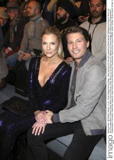 Raul Richter mit Freundin Valentina Pahde bei der Baldessarini Fashion Show auf der Mercedes-Benz Fashion Week Berlin Autumn Winter 2016. Berlin, 21.01.2016 Foto:xS.xGabschx xFuturexImage