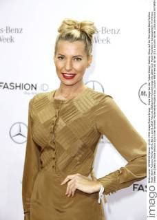 Giulia Siegel bei der Tulpen Design Fashion Show auf der Mercedes-Benz Fashion Week Berlin Autumn Winter 2016. Berlin, 21.01.2016 Foto:xS.xGabschx xFuturexImage