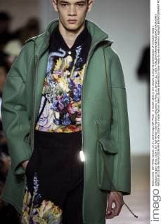 A model takes to the catwalk during the presentation of Christian Dada s collection as part of the 2016-1017 Fall-Winter men fashion collections in Paris, on January 22, 2016.  PAR20160122106 MAYAxVIDON-WHITE