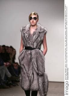 Jan. 22, 2016 - Berlin, Germany - Mercedes-Benz Fashion Week Autumn Winter in Berlin. Models present collection of Ioana Ciolacu. Berlin Germany - ZUMAp133