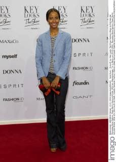 Sara Nuru - Ankunft zur Key Looks The Show Fashion-Show im Rahmen der Mercedes-Benz Fashion Week Berlin Autumn Winter 2016 am Brandenburger Tor in Berlin am 23.01.2016. Mercedes-Benz Fashion Week Berlin Autumn Winter 2016