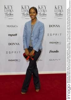 Sara Nuru - Ankunft zur Key Looks The Show Fashion-Show im Rahmen der Mercedes-Benz Fashion Week Berlin Autumn Winter 2016 am Brandenburger Tor in Berlin am 23.01.2016. Mercedes-Benz Fashion Week Berlin Autumn Winter 2016