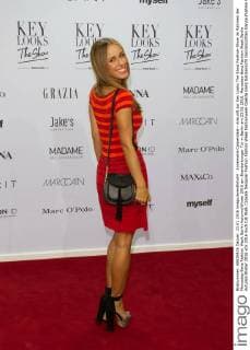 Annemarie Carpendale - Ankunft zur Key Looks The Show Fashion-Show im Rahmen der Mercedes-Benz Fashion Week Berlin Autumn Winter 2016 am Brandenburger Tor in Berlin am 23.01.2016. Mercedes-Benz Fashion Week Berlin Autumn Winter 2016