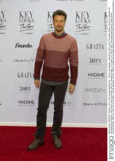Wayne Carpendale - Ankunft zur Key Looks The Show Fashion-Show im Rahmen der Mercedes-Benz Fashion Week Berlin Autumn Winter 2016 am Brandenburger Tor in Berlin am 23.01.2016. Mercedes-Benz Fashion Week Berlin Autumn Winter 2016