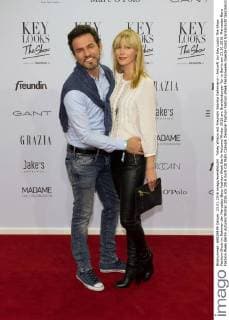 Tobey Wilson mit Freundin Sabrina Gehrmann - Ankunft zur Key Looks The Show Fashion-Show im Rahmen der Mercedes-Benz Fashion Week Berlin Autumn Winter 2016 am Brandenburger Tor in Berlin am 23.01.2016. Mercedes-Benz Fashion Week Berlin Autumn Winter 2016