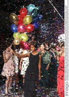 Sara Nuru, Betty Taube und Jolina Fust mit Models bei der Key Looks - The Show von Fashion ID auf der Mercedes-Benz Fashion Week Berlin Autumn Winter 2016. Berlin, 23.01.2016 Foto:xS.xGabschx xFuturexImage