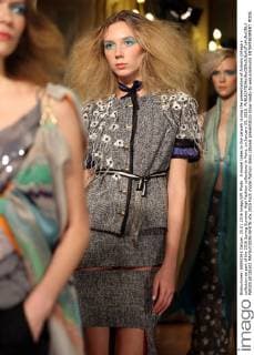 A model takes to the catwalk during the presentation of Antonio Ortega s collection as part of the 2016 Spring Summer High Fashion collections in Paris, on January 25, 2016.  PAR20160125102 MAYAxVIDON-WHITE