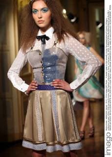A model takes to the catwalk during the presentation of Antonio Ortega s collection as part of the 2016 Spring Summer High Fashion collections in Paris, on January 25, 2016.  PAR20160125109 MAYAxVIDON-WHITE
