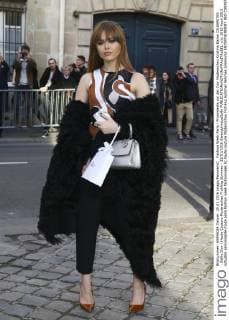 Fashion Week Paris - Prominente vor der Dior Modenschau Kristina Bazan CELEBRITES : Defile Dior - Haute Couture Modenschau Frühling Sommer - 25 01 2016 GwendolineLeGoffx 