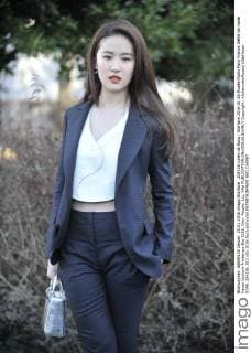 204236 Julien de Rosa Starface 2016-01-25 Musée Rodin Paris France Défilé de mode Haute Couture Printemps-Ete 2016. Dior. People. Liu, Yifei  Copyright: xJulienxdexRosax xStarfacex STAR_204236_013