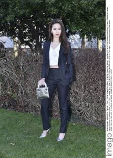 204236 Julien de Rosa Starface 2016-01-25 Musée Rodin Paris France Défilé de mode Haute Couture Printemps-Ete 2016. Dior. People. Liu, Yifei  Copyright: xJulienxdexRosax xStarfacex STAR_204236_062